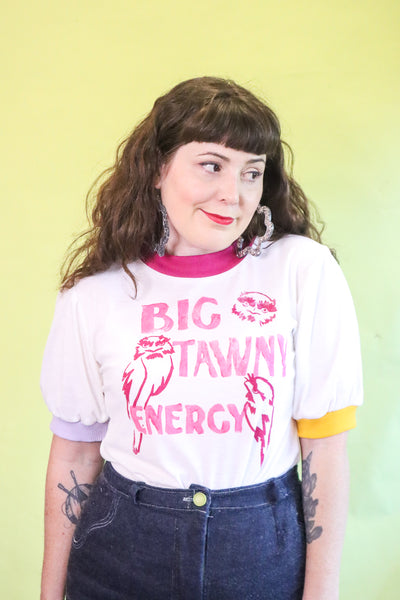 Big Tawny Energy T-shirt - Crayon Colours White